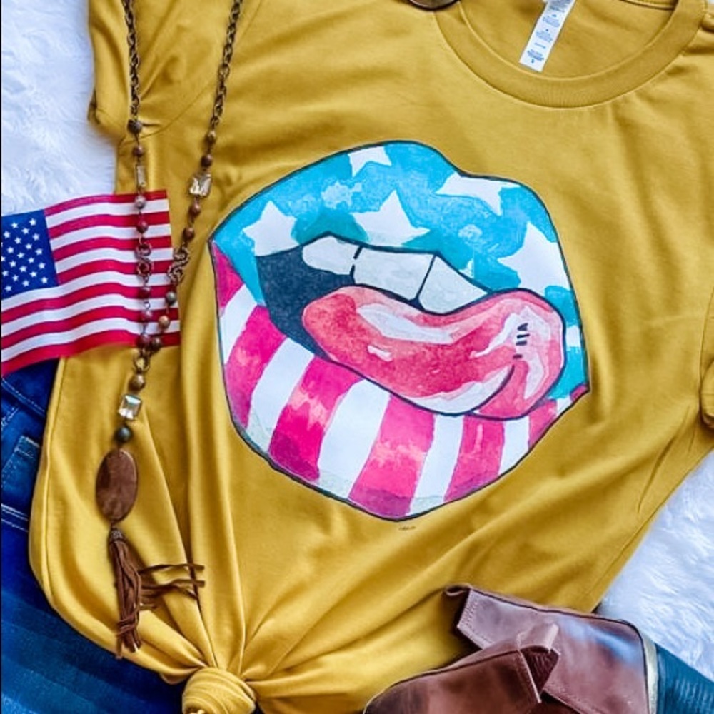 American flag lips graphic tee-yellow